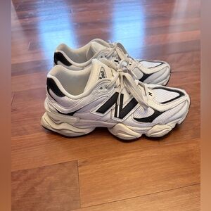 New Balance White and black 9060’s